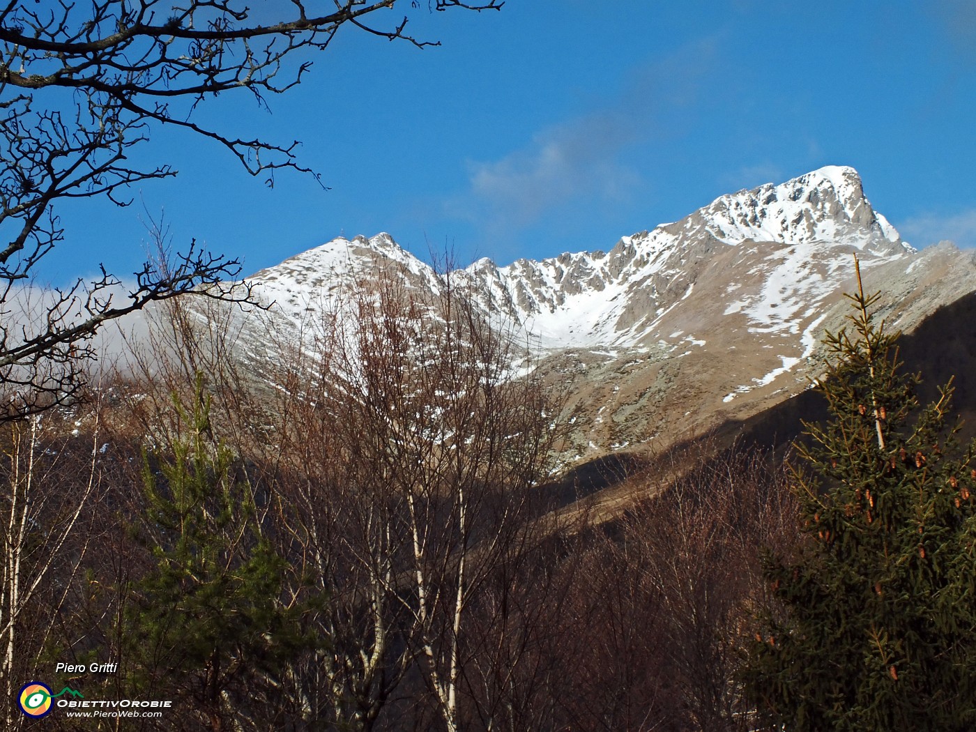 14 Un primo sguardo al Sasso Canale.JPG